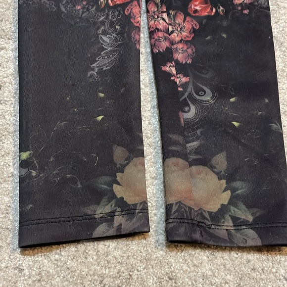 Romeo and Juliet Couture Floral Rose Leggings, sz M - Picture 10 of 12